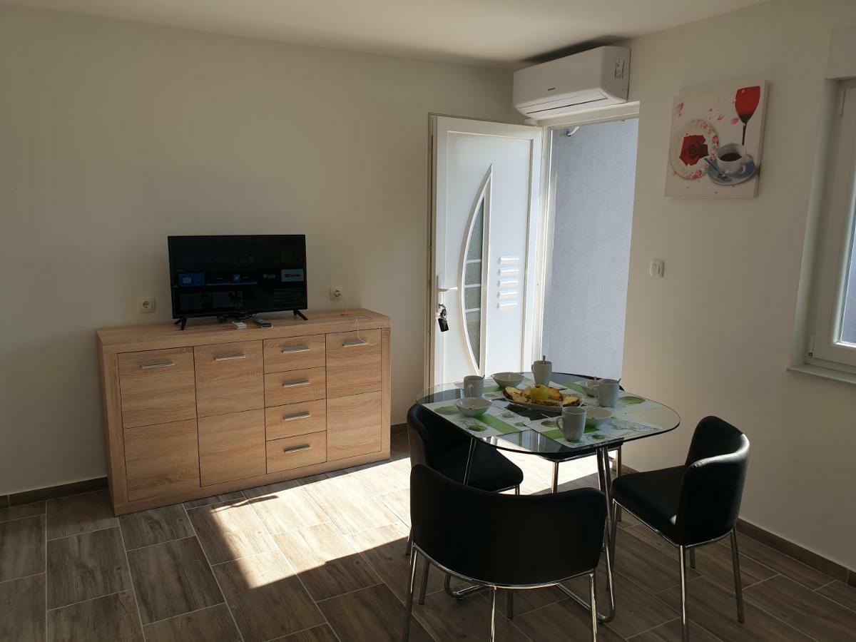 Best View Apartments Cesarica Exterior photo
